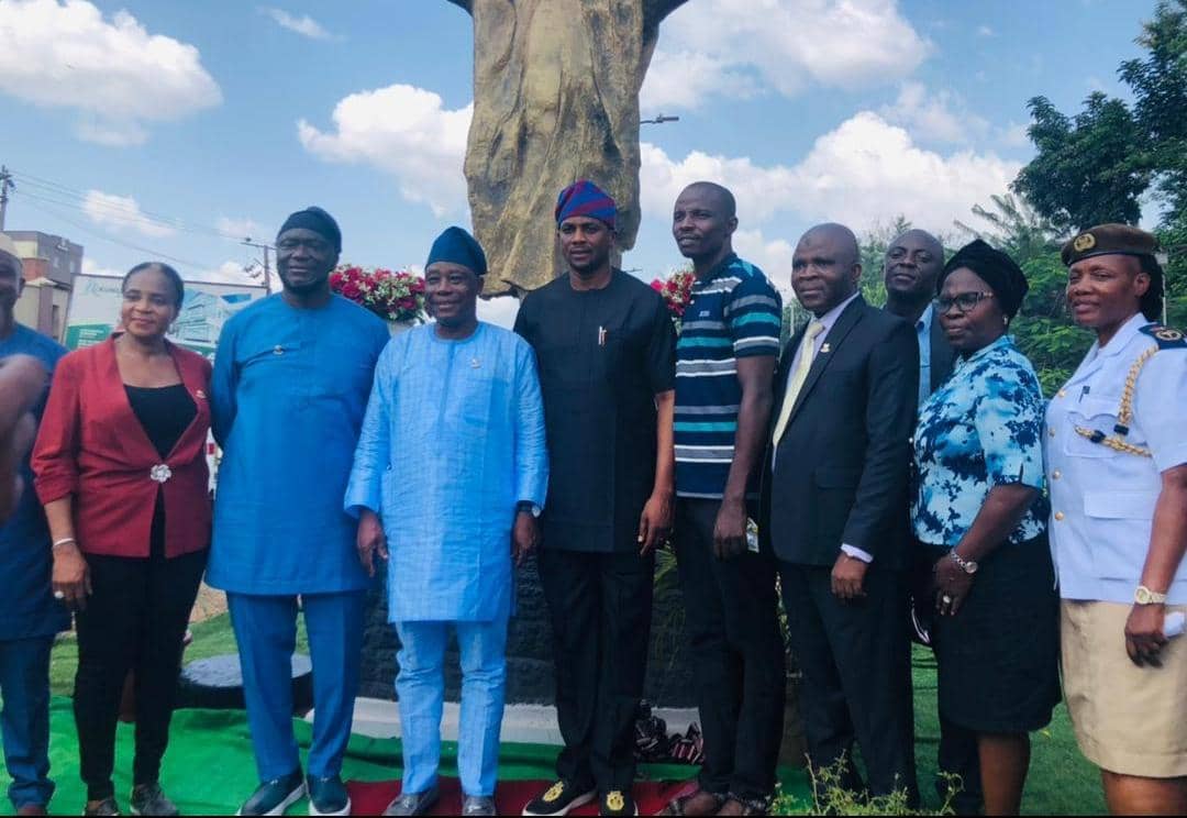 oyo-govt-unveils-statue-of-late-mko-abiola-in-ibadan-insideoyo